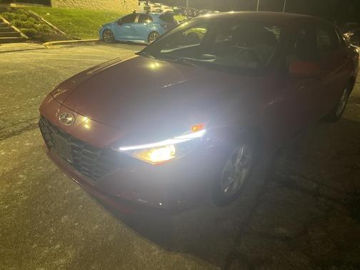 2021 Hyundai ELANTRA SE