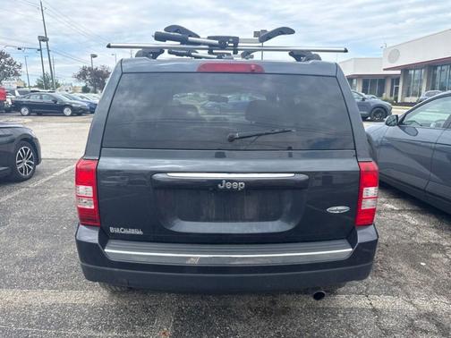 Maximum Steel Metallic 2016 Jeep Patriot Latitude