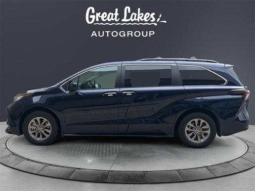 2023 Toyota Sienna XLE