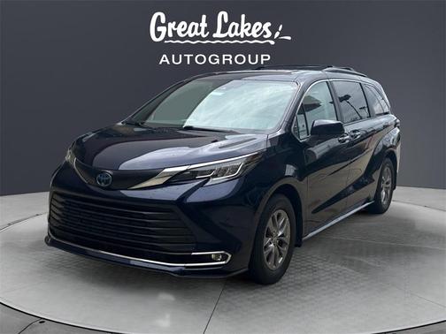 2023 Toyota Sienna XLE