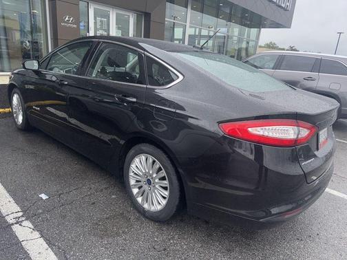 Tuxedo Black Metallic 2013 Ford Fusion Hybrid SE