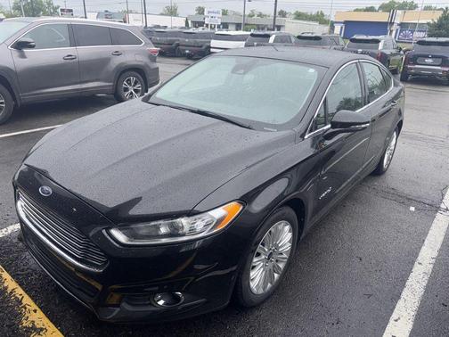Tuxedo Black Metallic 2013 Ford Fusion Hybrid SE
