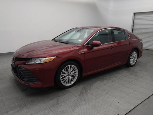 2019 Toyota Camry Hybrid XLE