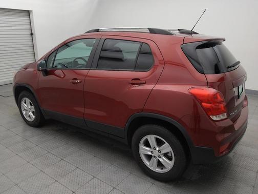 Crimson Metallic 2022 Chevrolet Trax LT