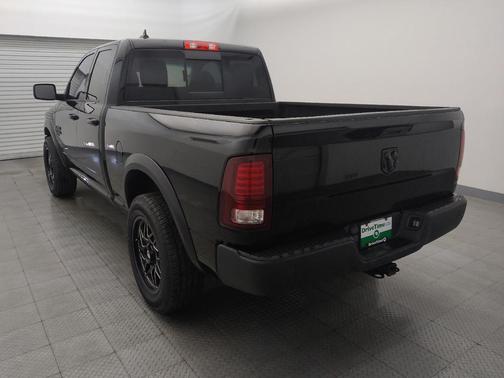 Diamond Black Crystal Pearlcoat 2019 RAM 1500 Classic Warlock Quad Cab 4x2 6'4' Box