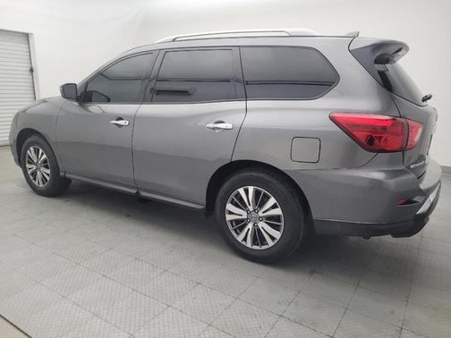 2019 Nissan Pathfinder SV