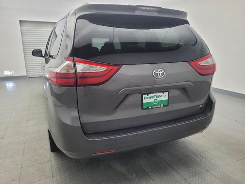 2018 Toyota Sienna XLE