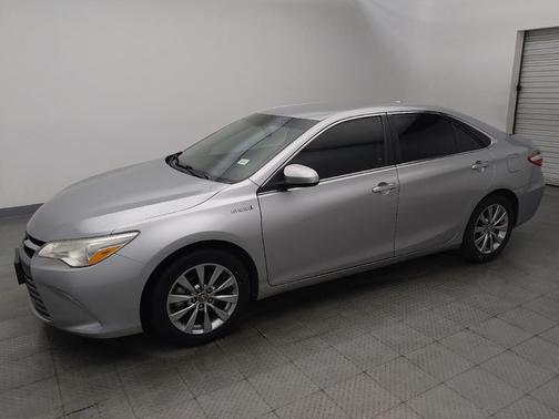 Celestial Silver Metallic 2017 Toyota Camry Hybrid XLE