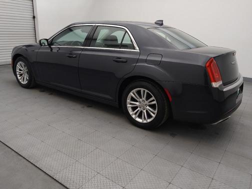 2017 Chrysler 300 Limited