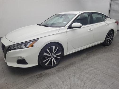 2022 Nissan Altima SR FWD