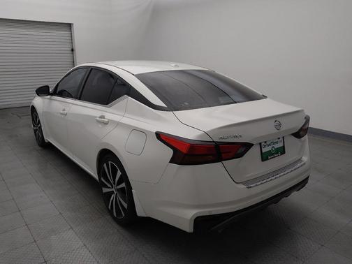 2021 Nissan Altima SR FWD