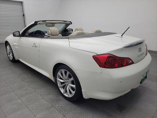 2015 INFINITI Q60 Base