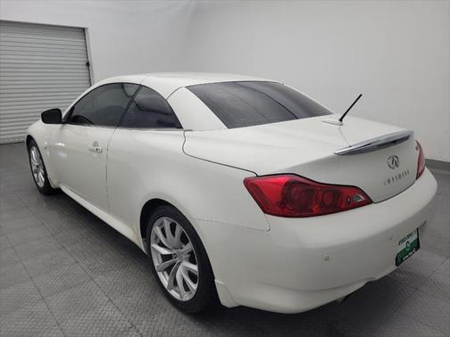 2015 INFINITI Q60 Base