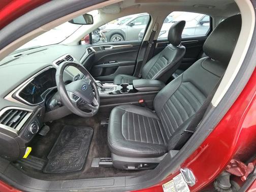 Ruby Red Metallic Tinted Clearcoat 2014 Ford Fusion SE
