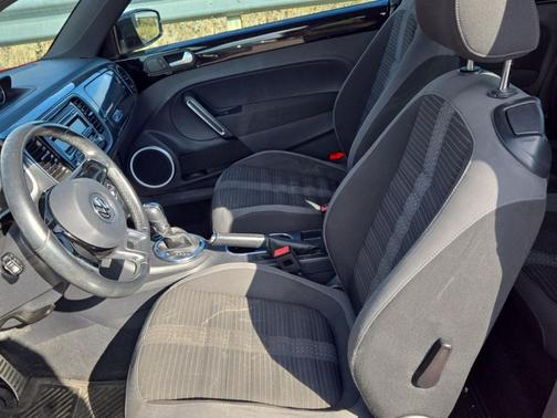 2012 Volkswagen Beetle Base