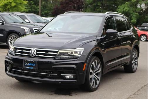 Deep Black Pearl 2021 Volkswagen Tiguan 2.0T SEL R-Line 4MOTION
