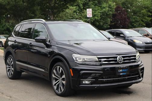 Deep Black Pearl 2021 Volkswagen Tiguan 2.0T SEL R-Line 4MOTION