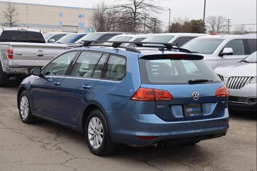 2016 Volkswagen Golf SportWagen TSI S 4-Door