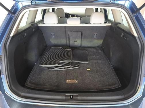 2016 Volkswagen Golf SportWagen TSI S 4-Door