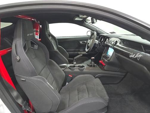 Oxford White 2017 Ford Shelby GT350 Base