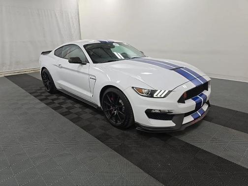 Oxford White 2017 Ford Shelby GT350 Base