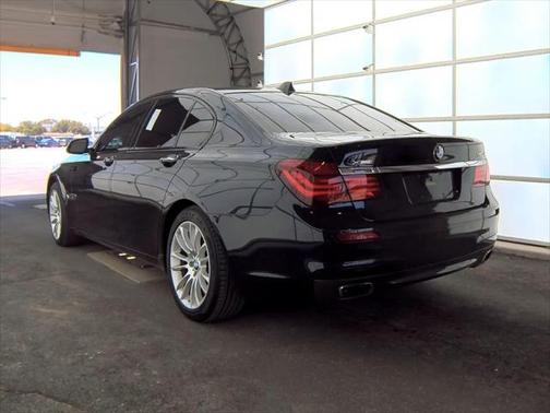 2015 BMW 750 i xDrive