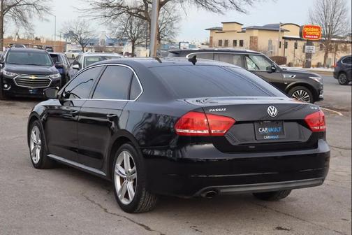 2014 Volkswagen Passat 1.8T Auto SE w/Sunroof & Nav