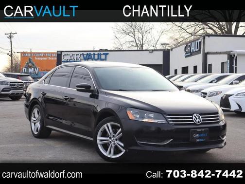 2014 Volkswagen Passat 1.8T Auto SE w/Sunroof & Nav