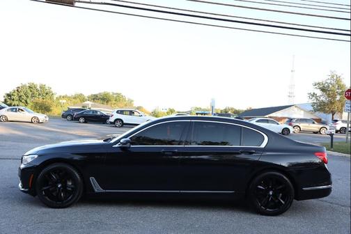 2016 BMW 750 i xDrive