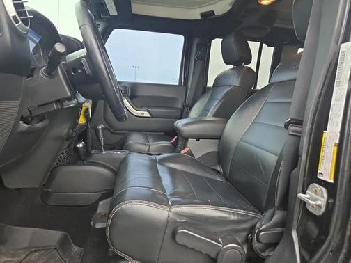 2012 Jeep Wrangler Unlimited Sahara