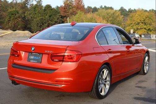 2017 BMW 330 330i 4D Sedan