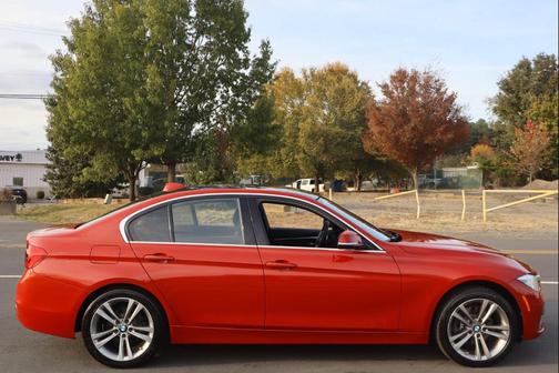 2017 BMW 330 330i 4D Sedan