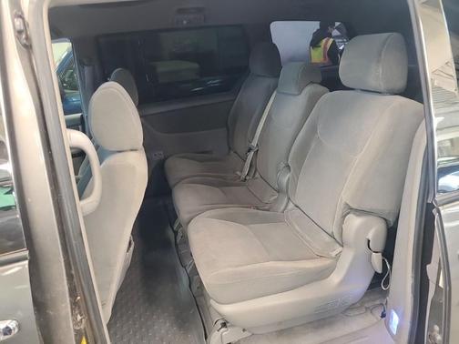 2004 Toyota Sienna LE