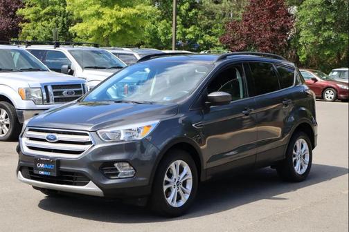 Magnetic Metallic 2018 Ford Escape SE