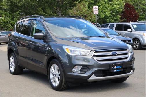 Magnetic Metallic 2018 Ford Escape SE