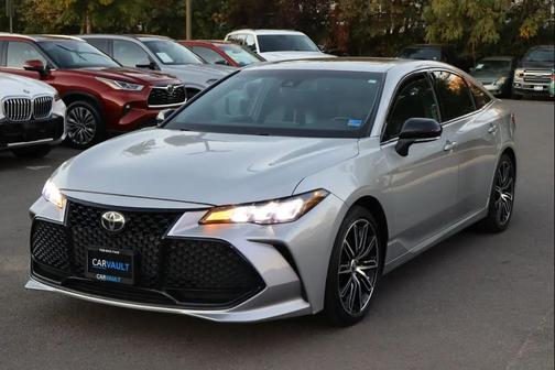 Celestial Silver Metallic 2019 Toyota Avalon XSE