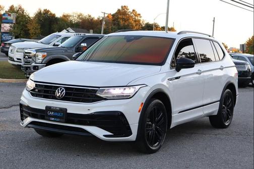 2022 Volkswagen Tiguan 2.0T SE R-Line Black