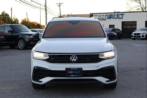2022 Volkswagen Tiguan 2.0T SE R-Line Black