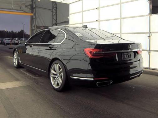 2016 BMW 750 i xDrive