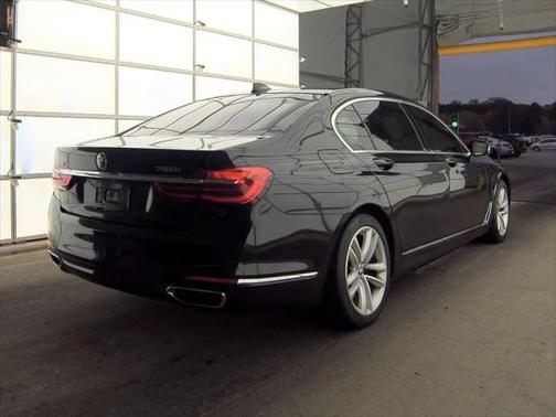 2016 BMW 750 i xDrive