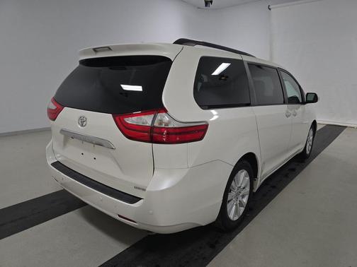 2017 Toyota Sienna Limited Premium