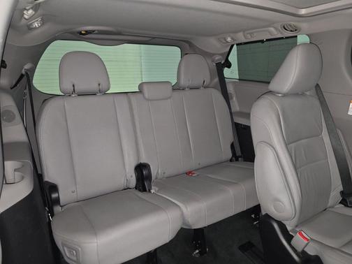2017 Toyota Sienna Limited Premium