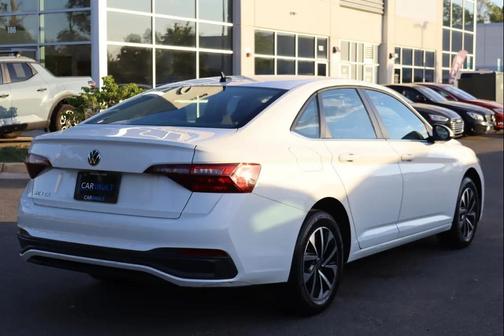 Pure White 2022 Volkswagen Jetta 1.5T S