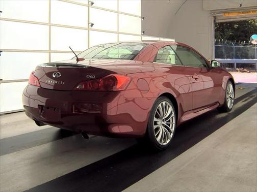 2014 INFINITI Q60 Base