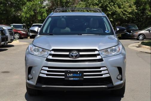 Celestial Silver Metallic 2017 Toyota Highlander XLE