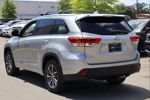 Celestial Silver Metallic 2017 Toyota Highlander XLE