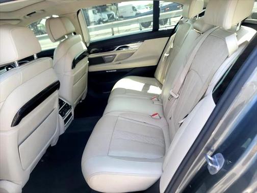 2017 BMW 750 i xDrive