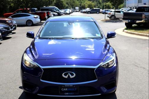 2017 INFINITI QX30 Luxury AWD