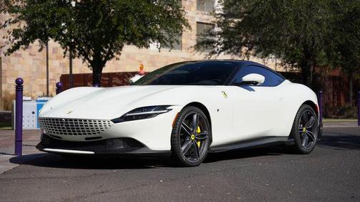 2022 Ferrari Roma Base