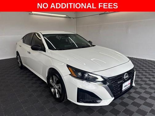 Glacier White 2025 Nissan Altima S